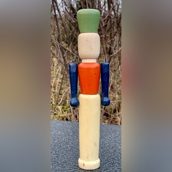 1930s Vintage Turned Wood Articulating Shoulder Joint Skittle Soldier Toy - Picture 7 of 13